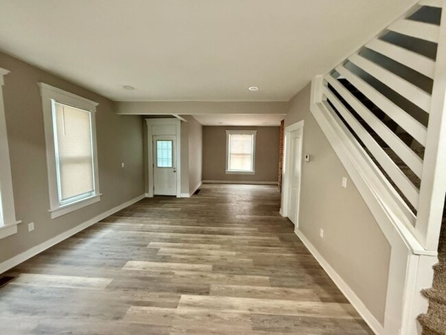 Building Photo - 367 E Morrill Ave