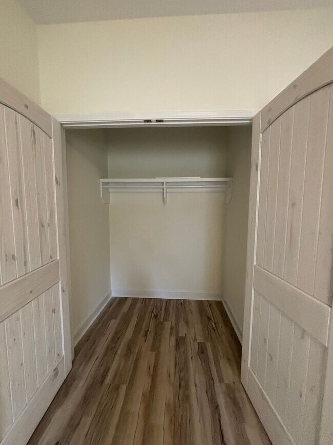 Building Photo - Brand New 3 Bedroom, 2 Bathroom Duplex in ...
