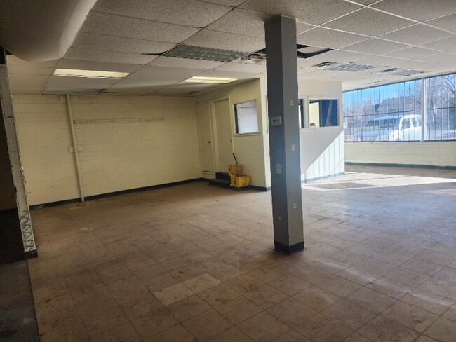 Building Photo - 3208 W County Rd 54G
