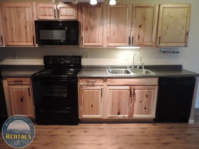 Building Photo - 2bd Condo With Great Location!