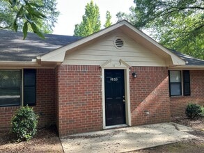 Building Photo - 1021 Cantrell Ln