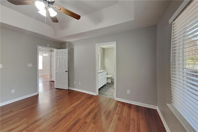 Building Photo - 1050 Augusta Woods Dr