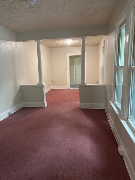 Living room - 2216 16th St SE