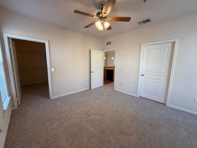 Building Photo - Bright & Comfortable 1-Bedroom Apartment in Gated Community
