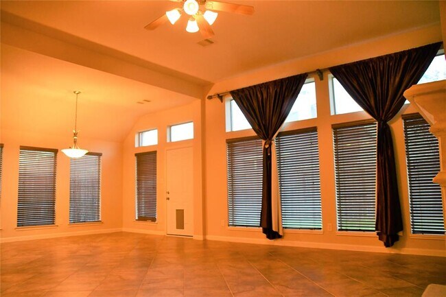 Building Photo - 27926 Barberry Banks Ln