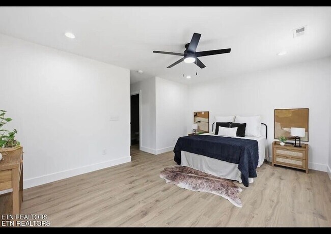 Building Photo - 3429 Garden Dr