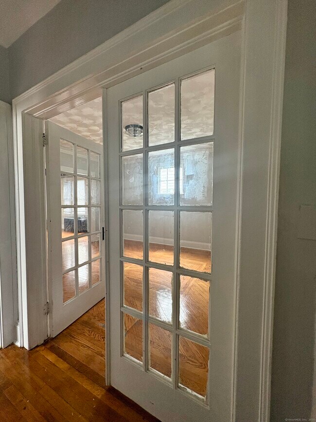 Building Photo - 46 Westbourne Pkwy