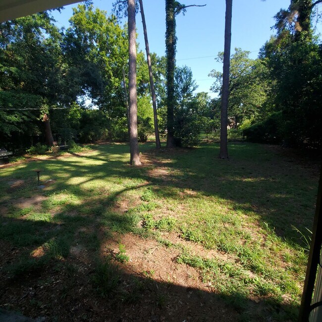 Building Photo - Location, Comfort & Charm – 2BR Duplex Near Fort Jackson