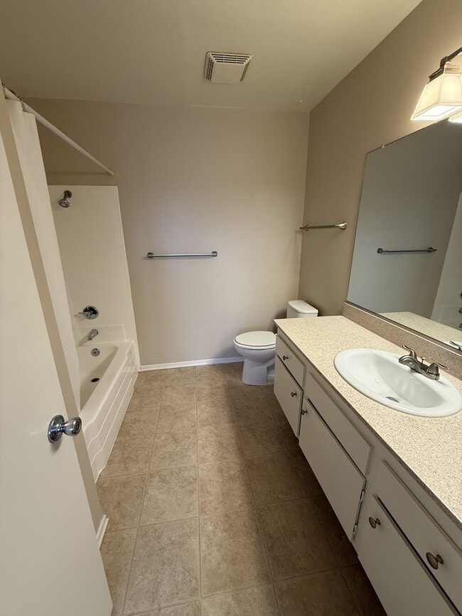 Building Photo - 183 Southampton Way