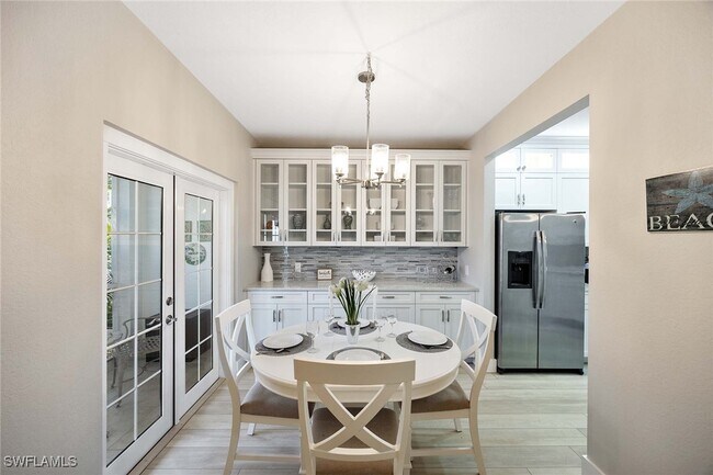 Building Photo - 886 Tanbark Dr