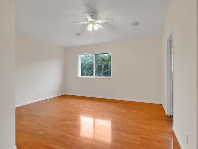 Building Photo - 6136 Sugar Loaf Ln