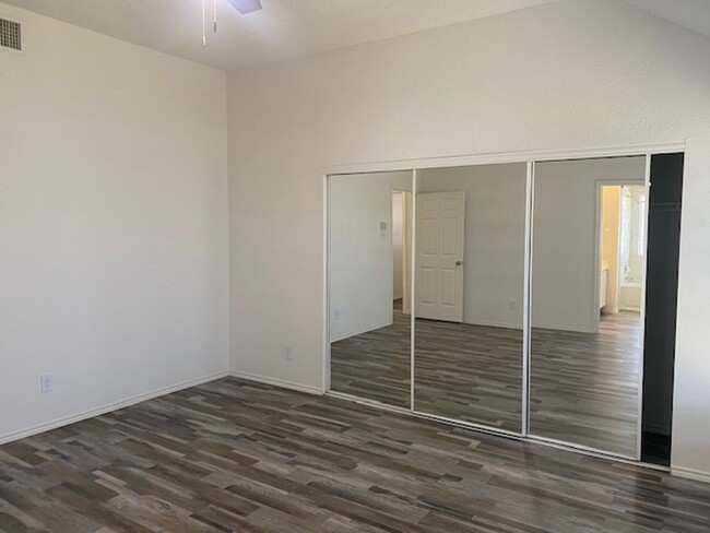 Building Photo - $500 OFF FIRST FULL MONTHS RENT WITH MOVE ...