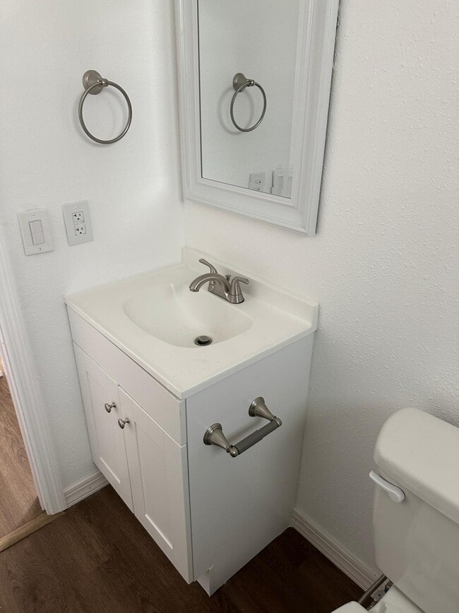 Building Photo - 825 Booker Ave