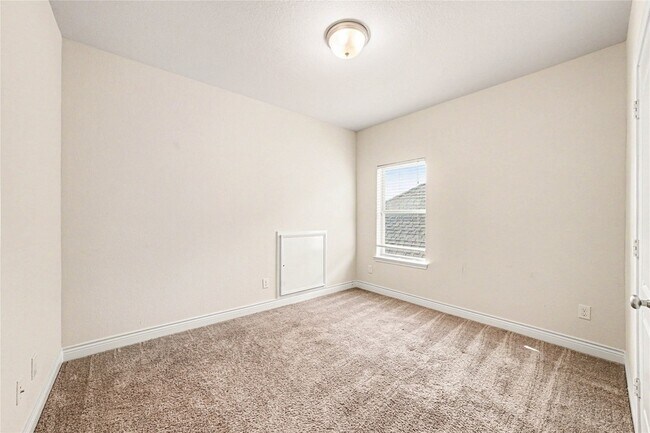 Building Photo - 2310 Falcon Brook Dr