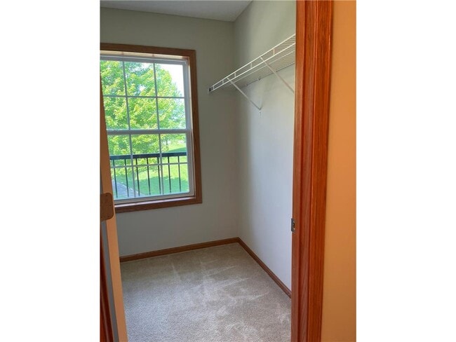 Building Photo - 7211 Jewel Ln N