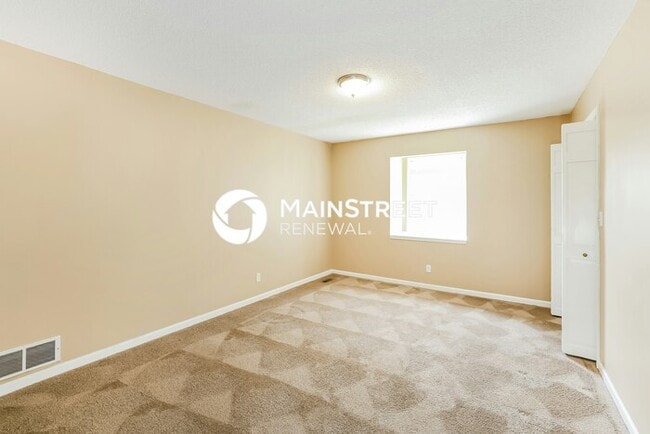 Building Photo - 4 Bedroom Pet-Friendly Home in Lansing, KS with Main Street Renewal