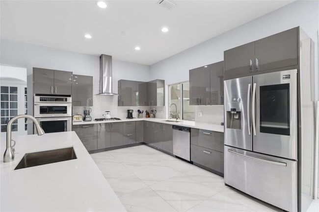 Building Photo - 10630 El Caballo Ct