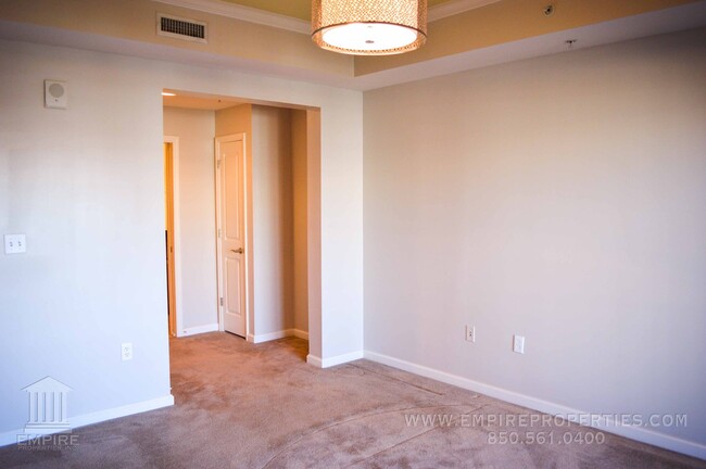 Building Photo - Downtown Condo in The Tennyson
