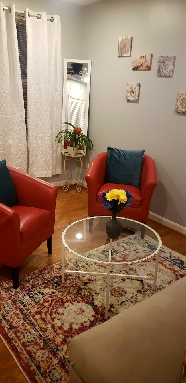 Building Photo - 310 Folcroft St