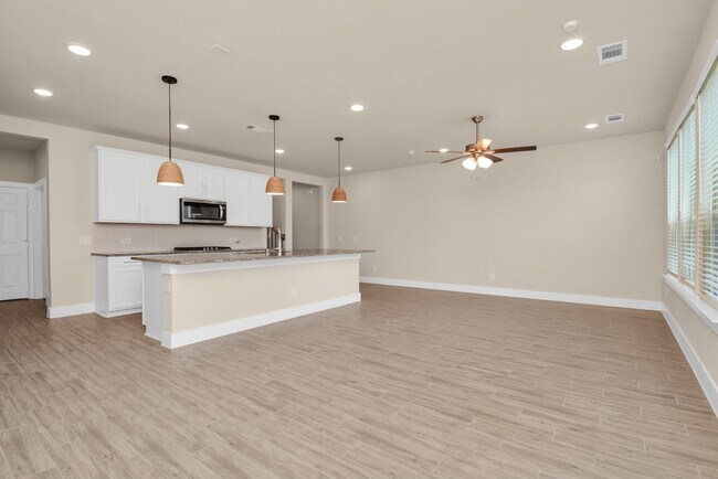 Building Photo - 1722 Summerlyn Ter Dr