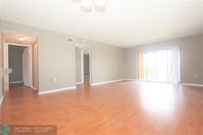 Building Photo - 5200 NW 31st Ave