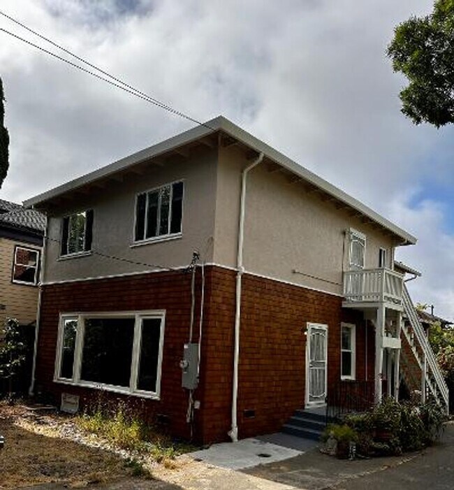Primary Photo - Beautiful Remodeled Berkeley 3 Bedroom Dup...