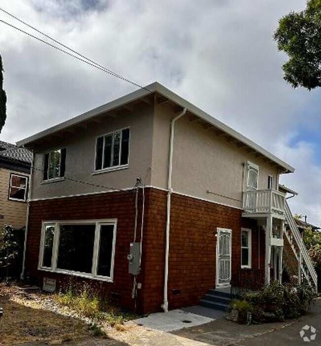 Building Photo - Beautiful Remodeled Berkeley 3 Bedroom Dup...