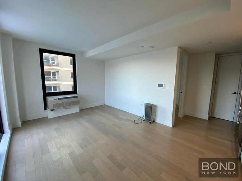 Building Photo - 635 Fourth Avenue