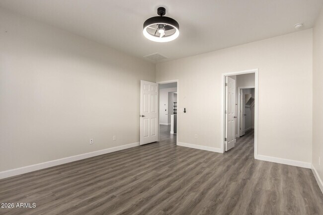 Building Photo - 11204 W Mobile Ln