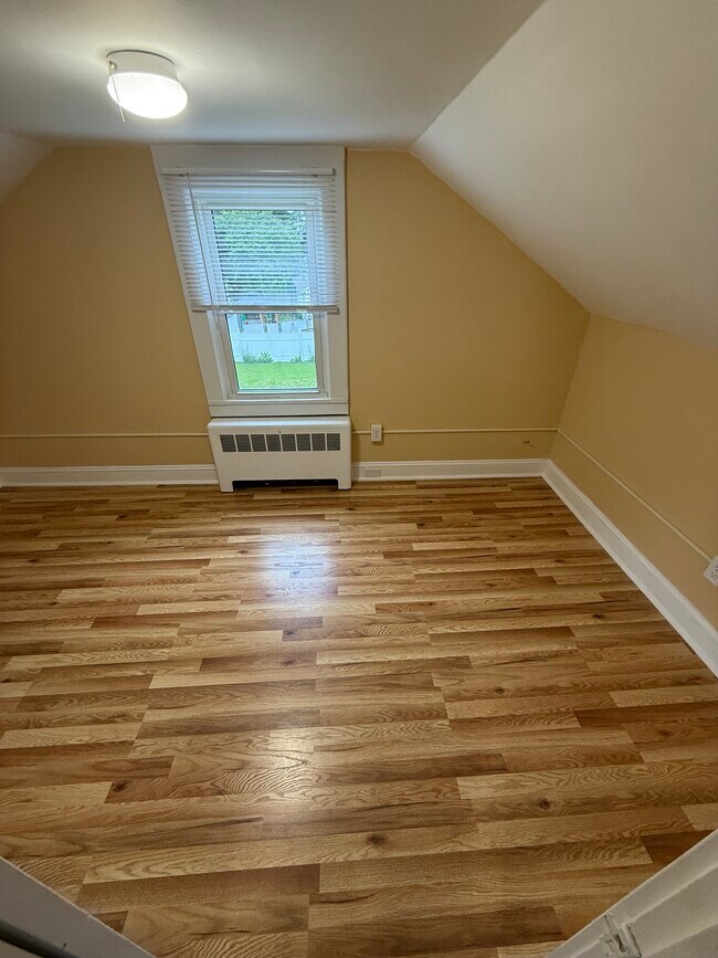 Building Photo - 231 Mansfield Ave