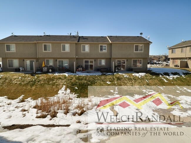Building Photo - Beautiful 3 Bed 2 Bath Townhome in Harrisv...