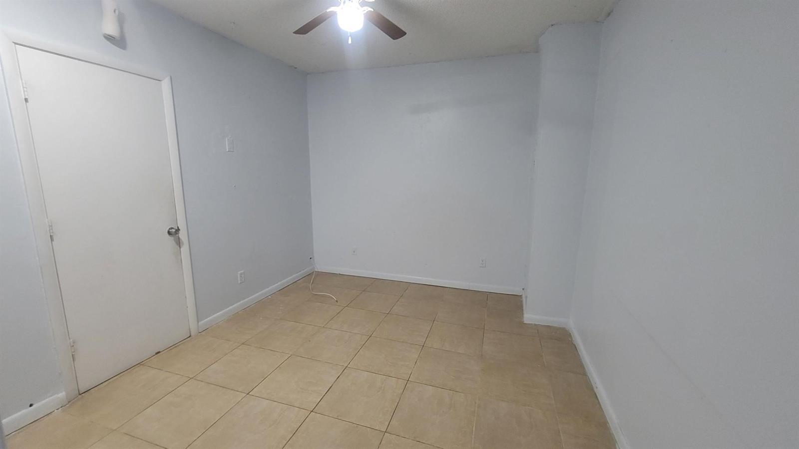 Building Photo - 9520 W Daffodil Ln