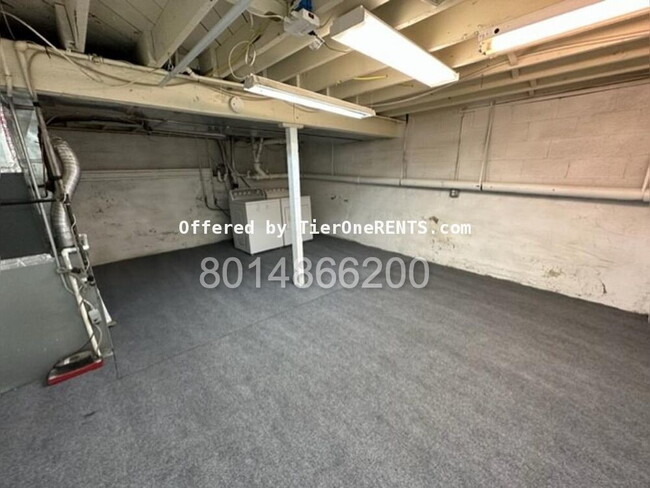 Building Photo - No deposit option for qualified renters