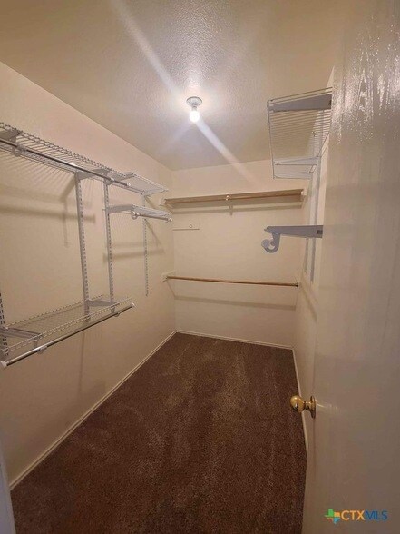 Building Photo - 4504 Aspen Dr
