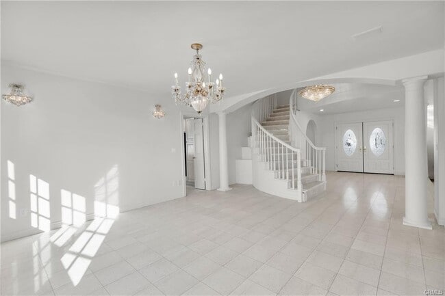 Building Photo - 1761 Hillfair Dr