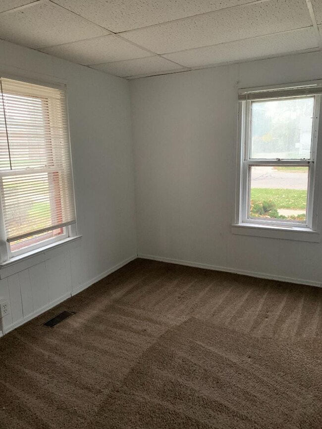 Building Photo - 413 Emmet St