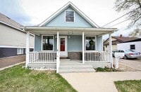 Building Photo - House- NW