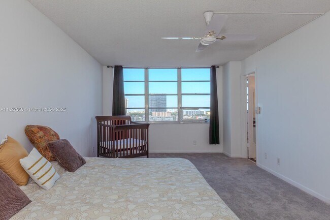 Building Photo - 137 Golden Isles Dr