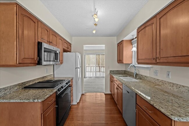 Building Photo - 31112 Columbia Dr