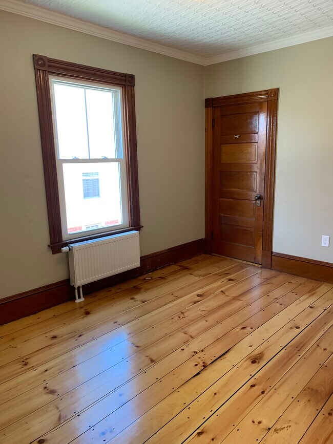 Building Photo - 15 Orchard St