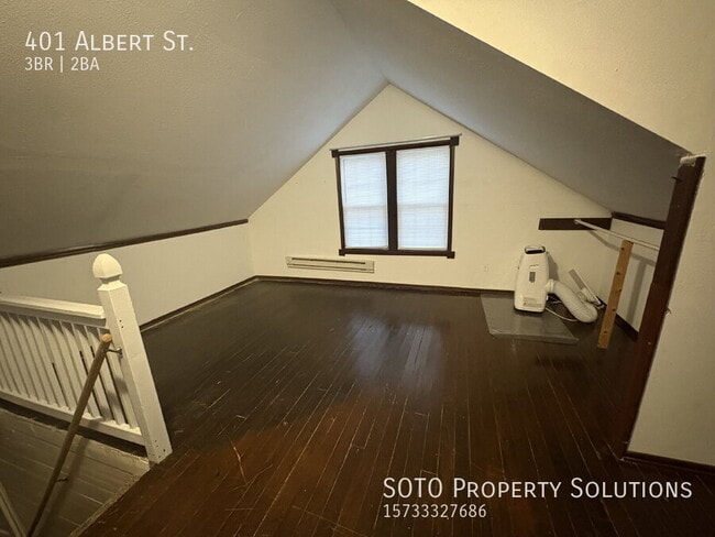 Building Photo - 401 Albert St