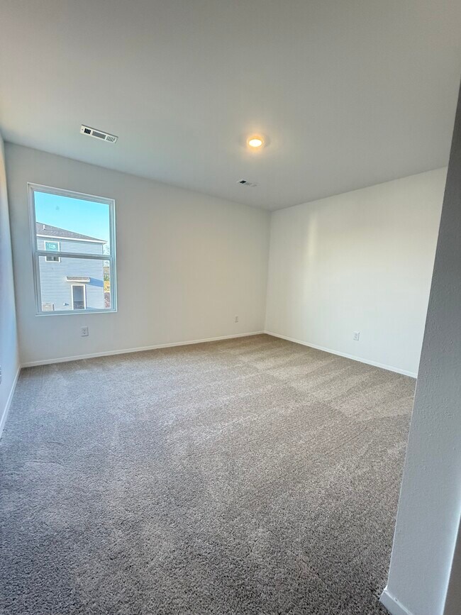 Building Photo - 6716 Memphis