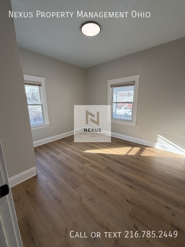 Building Photo - 843 E 232nd St