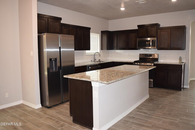 Building Photo - 355 Sol Ct