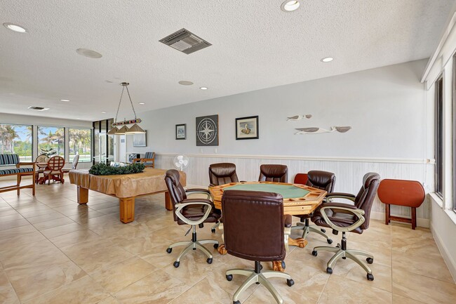 Building Photo - SUNTIDE BEACH CONDO FOR RENT