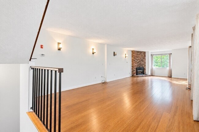 Building Photo - 54 Voyagers Ln