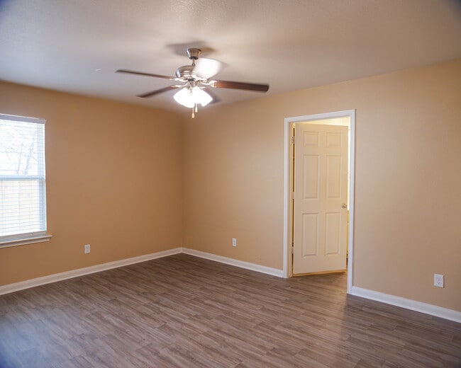 Building Photo - 3008 Finley St