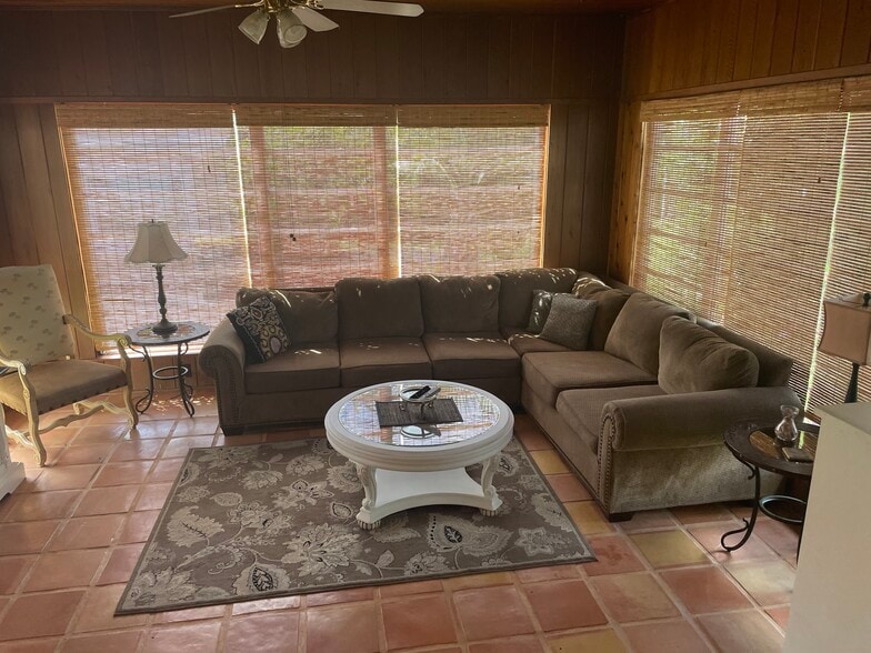 Building Photo - 107 E Melbourne Ave