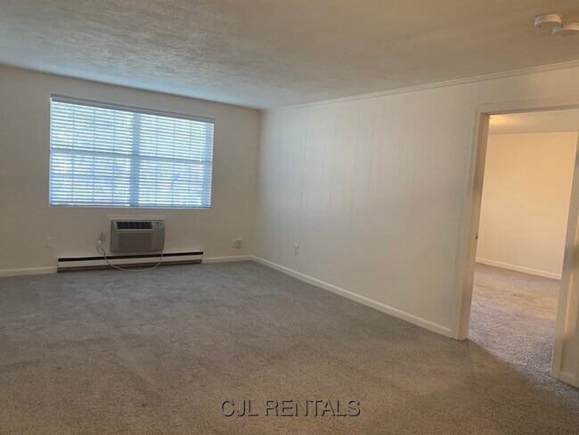 Building Photo - 3 Viking Ct