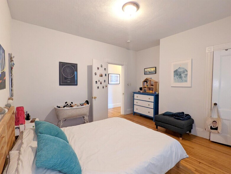 Building Photo - 390 Washington St